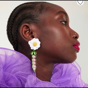 Iris Apfel Pea Flower Embellished Rhinetone Clip Earring Sold Out.